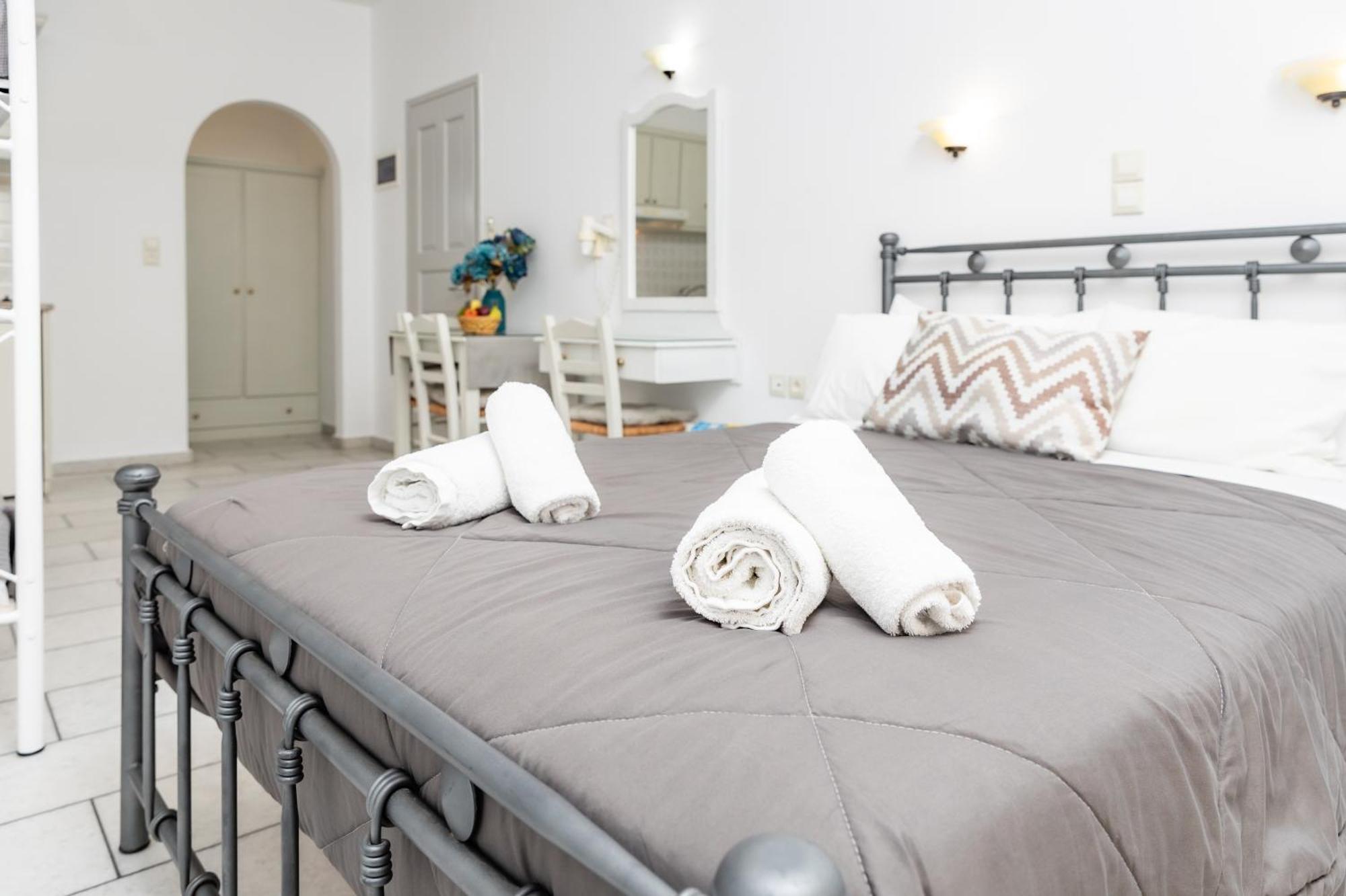 Depis Studios & Apartments Naxos City Exterior foto